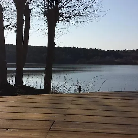 Idyllic Lakeside *