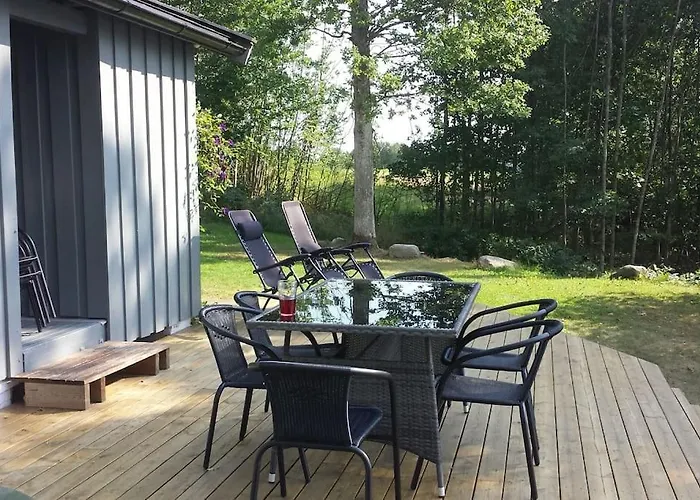 Idyllic Lakeside Chalet Horten